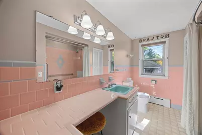 26 Crowningshield Rd, Worcester, MA 01604 - Photo 13