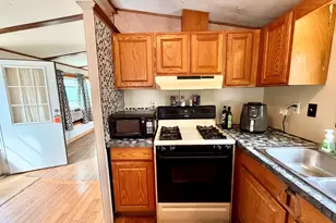 868 Southampton Rd, Westfield, MA 01085 - Photo 9
