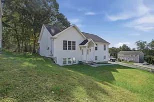 2 Bolton St, Worcester, MA 01604 - Photo 3