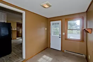 956 Granby Rd, Chicopee, MA 01020 - Photo 9
