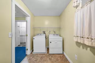 26 Denton Cir, Springfield, MA 01104 - Photo 17