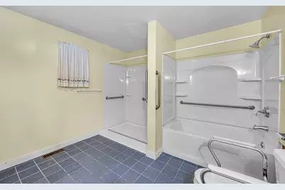 26 Denton Cir, Springfield, MA 01104 - Photo 23