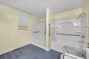 26 Denton Cir, Springfield, MA 01104 - Photo 23