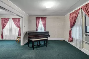26 Denton Cir, Springfield, MA 01104 - Photo 9