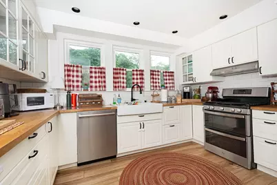 26 Millbrook Rd, Wayland, MA 01778 - Photo 3