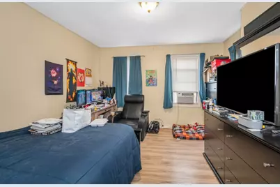 17 Auburn St, Lowell, MA 01852 - Photo 9