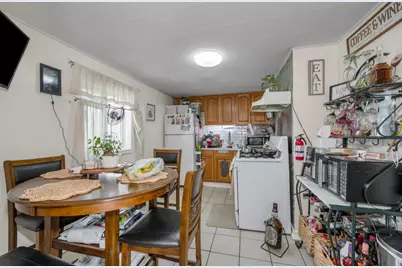 17 Auburn St, Lowell, MA 01852 - Photo 13
