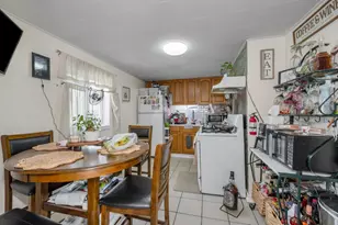 17 Auburn St, Lowell, MA 01852 - Photo 13