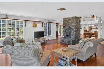 4 Garrett Way, Edgartown, MA 02539 - Photo 9