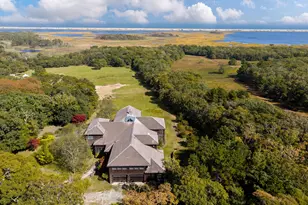 4 Garrett Way, Edgartown, MA 02539 - Photo 1