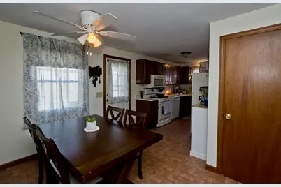20 Meadow Ave, Agawam, MA 01001 - Photo 7
