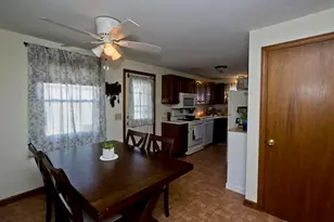 20 Meadow Ave, Agawam, MA 01001 - Photo 7