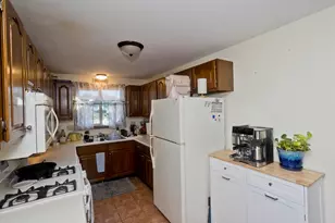 20 Meadow Ave, Agawam, MA 01001 - Photo 3