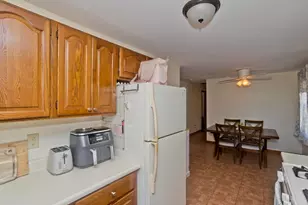 20 Meadow Ave, Agawam, MA 01001 - Photo 5