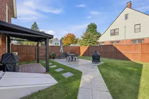 170 Shefford St, Springfield, MA 01107 - Photo 31