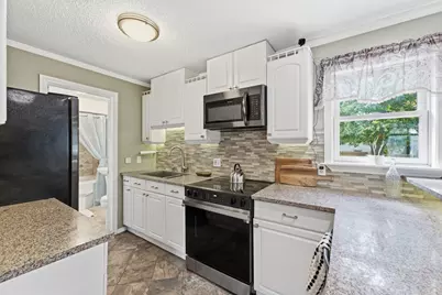 66 Barrison St, Springfield, MA 01109 - Photo 9