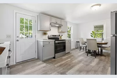 25 Lynn St #B, Peabody, MA 01960 - Photo 5