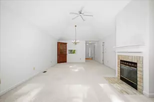 16 Bentwood Dr, Sturbridge, MA 01566 - Photo 11