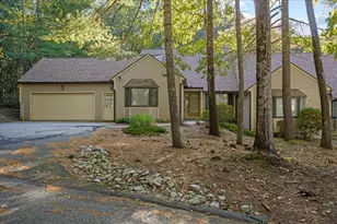16 Bentwood Dr, Sturbridge, MA 01566 - Photo 1