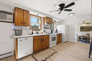 76 Pleasant St, Granby, MA 01033 - Photo 9