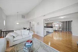 30 Mammola Way, Medford, MA 02155 - Photo 9