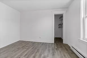 8 Delaware St, Worcester, MA 01603 - Photo 17