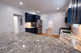 29 Catherine St, Boston, MA 02131 - Photo 3