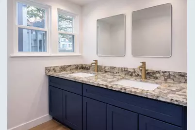 29 Catherine St #1, Boston, MA 02131 - Photo 7