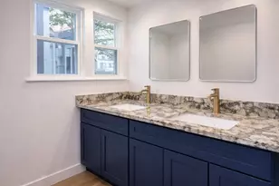 29 Catherine St, Boston, MA 02131 - Photo 7