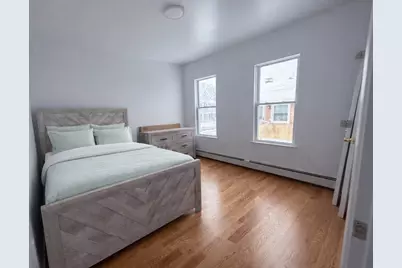 29 Catherine St #1, Boston, MA 02131 - Photo 5