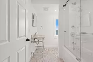 153 Edgewater Dr, Quincy, MA 02179 - Photo 29