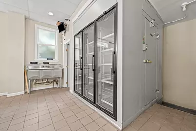 182 Myrtle St, Lynn, MA 01905 - Photo 17