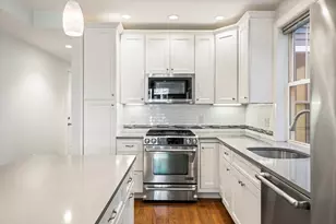 786 E 4th St, Boston, MA 02127 - Photo 11