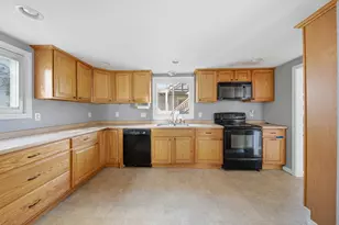56 Read St, Lowell, MA 01850 - Photo 11
