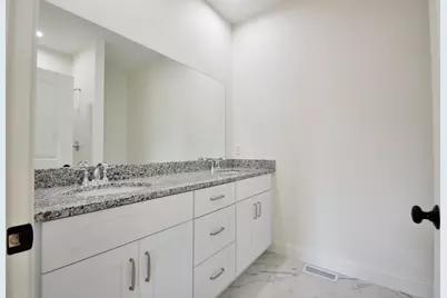 215A Crownshield #20A, Uxbridge, MA 01569 - Photo 11