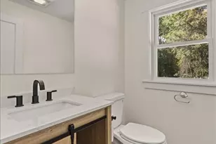 258 Poquanticut Ave, Easton, MA 02356 - Photo 11