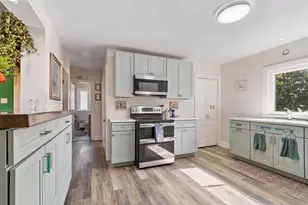 11 Barker St, Danvers, MA 01923 - Photo 5