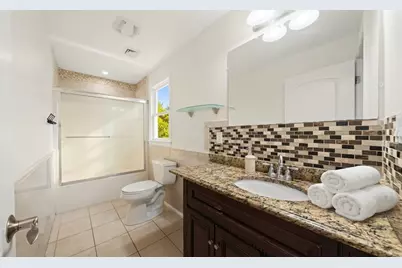 33 Woodland Ave, Saugus, MA 01906 - Photo 13