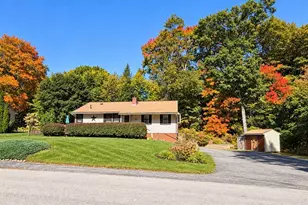 22 Loring St, Auburn, MA 01501 - Photo 3