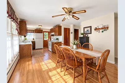 22 Loring St, Auburn, MA 01501 - Photo 11