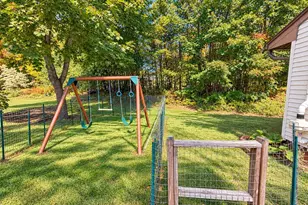 22 Loring St, Auburn, MA 01501 - Photo 7
