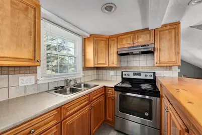 27 Holten St, Danvers, MA 01923 - Photo 7