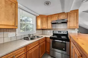 27 Holten St, Danvers, MA 01923 - Photo 7