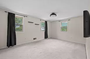 324 Wildwood Ave, Worcester, MA 01603 - Photo 15