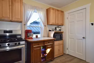 36 Hedge St, Fairhaven, MA 02719 - Photo 11