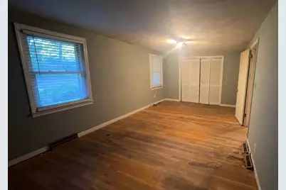 12 Lawton St, Springfield, MA 01109 - Photo 9