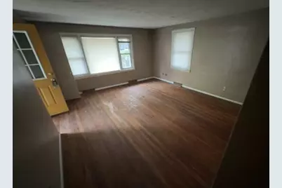 12 Lawton St, Springfield, MA 01109 - Photo 5