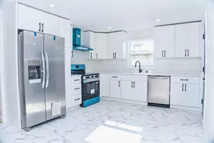 32 Turnpike St, North Andover, MA 01845 - Photo 5