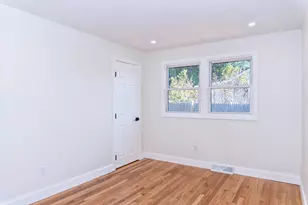 32 Turnpike St, North Andover, MA 01845 - Photo 9