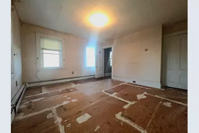 4 Upham St, Salem, MA 01970 - Photo 11